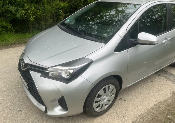 Toyota Yaris cena 39900 przebieg: 89000, rok produkcji 2016 z Limanowa małe 22
